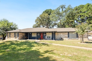 2293 An County Road 359, Palestine, TX 75803