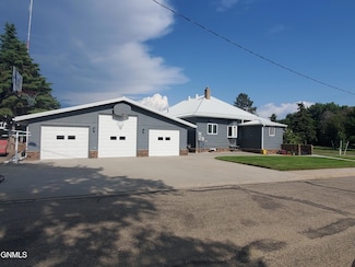 200 E Sampson Ave, Linton, ND 58552
