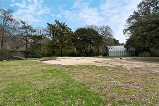 716 Edgewood Dr, Bryan, TX 77802