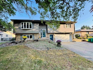 2049 W Losey St, Galesburg, IL 61401