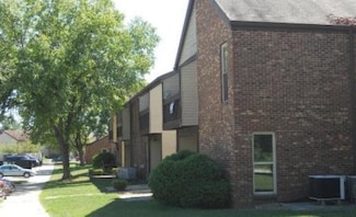 700 Pleasant Ct, Brookville, OH 45309