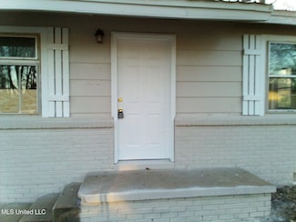 203 Fisher St, Batesville, MS 38606