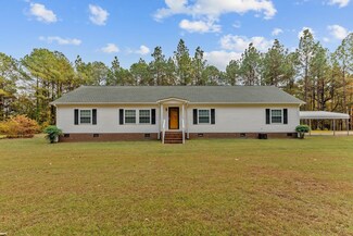 205 Helen Ln, Dunn, NC 28334