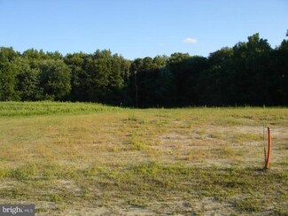 5 Cloverdale Ct, Hainesport, NJ 08036