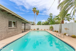 3707 E Laurel Ln, Phoenix, AZ 85028