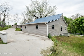 112 Peach St Unit st, Athens, TN 37303