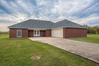 10831 Red Rd, Kaplan, LA 70548