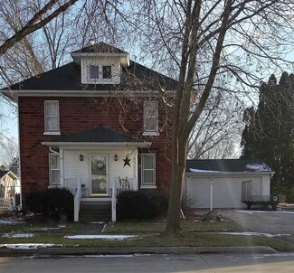 328 Elmer Ave, Readlyn, IA 50668