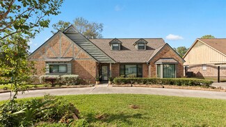 2118 Forest Oaks Dr, Houston, TX 77017