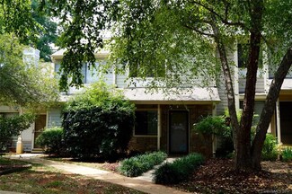 4063 N Course Dr, Charlotte, NC 28277