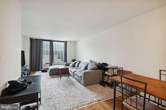 1420 Locust St Unit 8O, Philadelphia, PA 19102