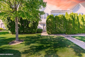 38 Madison Ct, Tinton Falls, NJ 07712