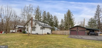 33 Skaar Rd, Mill Hall, PA 17751