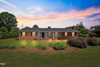 127 Fairfield Cir, Dunn, NC 28334
