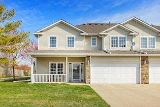 921 10th St SE, Altoona, IA 50009
