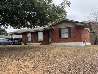 1911 Mcpherson Rd, Memphis, TN 38116