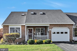 53 Knollwood Rd, Millersville, PA 17551