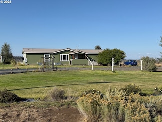 87479 N Star Ln, Christmas Valley, OR 97641