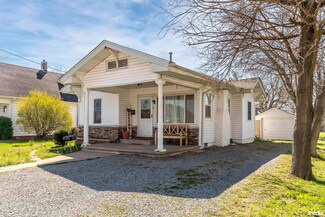 1202 Davis Ave, Johnston City, IL 62951