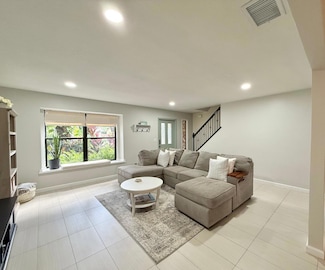 1088 Raintree Dr, Palm Beach Gardens, FL 33410