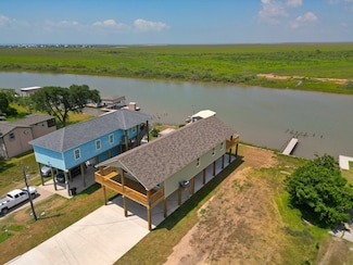 864 Seagull Rd, Bay City, TX 77414