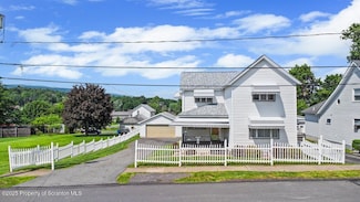 715 Murray St, Throop, PA 18512