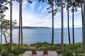 1444 Sergios View Ln, Oak Harbor, WA 98277