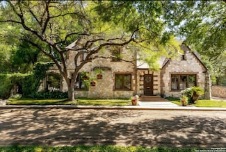 422 E Hildebrand Ave, San Antonio, TX 78212