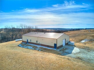 16784 545th St, Chariton, IA 50049