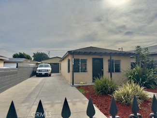 836 W Cedar St, Compton, CA 90220
