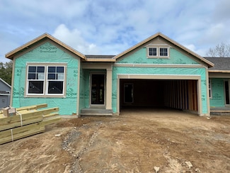 1531 N Village Cir, Kalamazoo, MI 49009