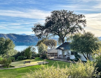 11613 Lakeview Dr, Clearlake Oaks, CA 95423