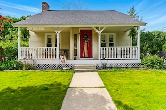 16 Picadilly St, Upton, MA 01568