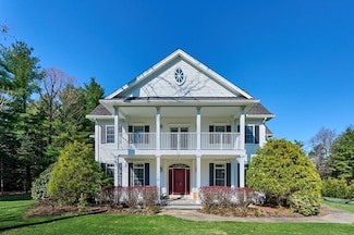11 Dayton Ln, Amherst, MA 01002