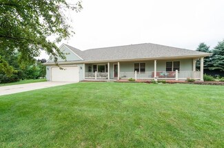 10218 Sharon Ln, Hebron, IL 60034