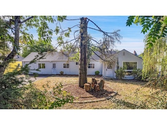 11512 NE Couch St, Portland, OR 97220
