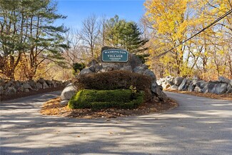 156 Fairway Dr, Coventry, RI 02816