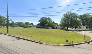 2420 Peninsula Dr, Erie, PA 16506