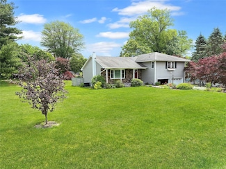 3 William St, Fishkill, NY 12524