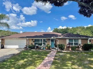 5737 Sands Point Dr, Lakeland, FL 33809