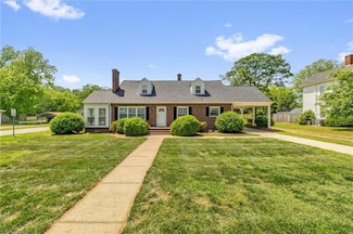 318 S Fayetteville St, Liberty, NC 27298