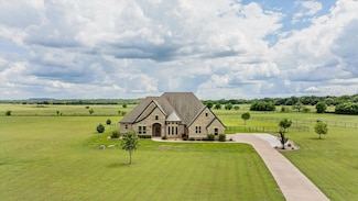 3607 Farm Land Ct, Granbury, TX 76048
