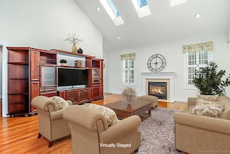 66 Watkins Dr, Sandy Hook, CT 06482