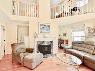 62 Apple Tree Dr, Goffstown, NH 03045