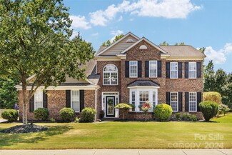806 Springwood Dr, Waxhaw, NC 28173