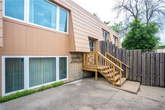 6750 School St Unit 1012, Windsor Heights, IA 50324