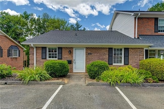 2923 Burke Place Ct, Winston Salem, NC 27103