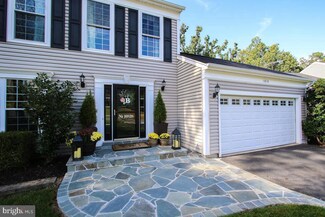10838 Monticello Dr, Great Falls, VA 22066
