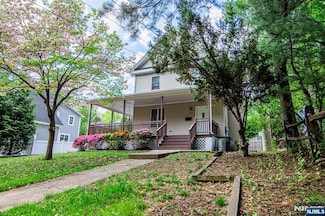 225 Brookside Ave, Cresskill, NJ 07626