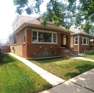 6229 W Waveland Ave, Chicago, IL 60634